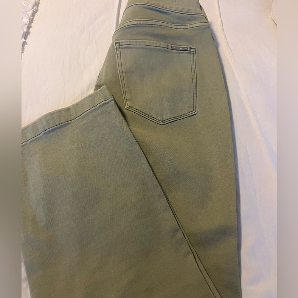 WHBM light green cropped jeans - Picture 2 of 4